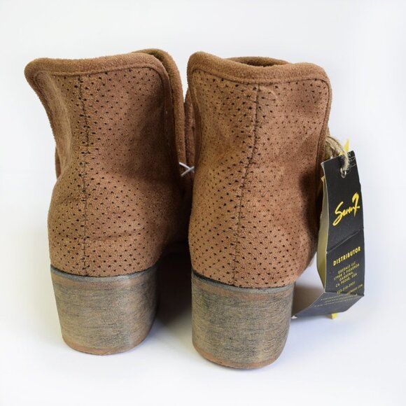 NWT SEVEN7 Vegan Suede Soho Ankle Booties Size 6 - Picture 3 of 12